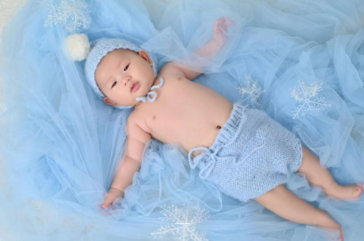 广州供卵包男孩孕妇肚子上长红点